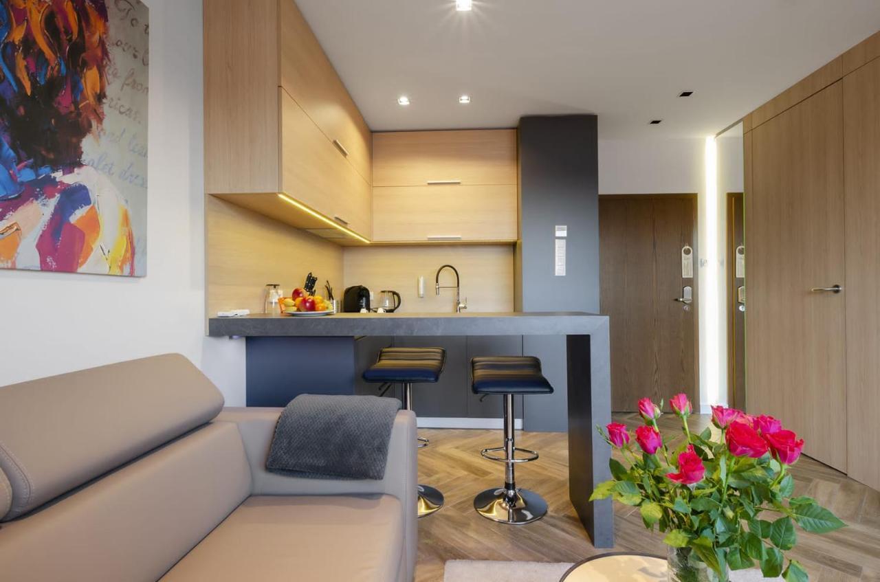 Lupoapartments Z Jacuzzi Pole Dance Leczycka 29 Klimatyzacja Parking Dostep Na Kod Łódź Exterior foto